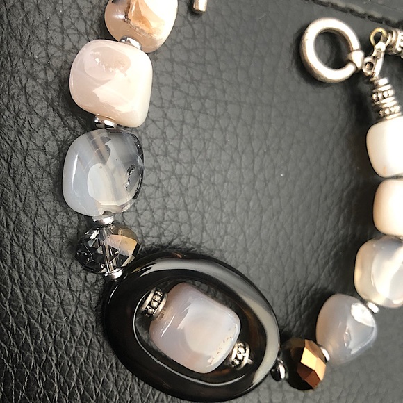 The Kamagoong Agate Bracelet - Picture 4 of 4